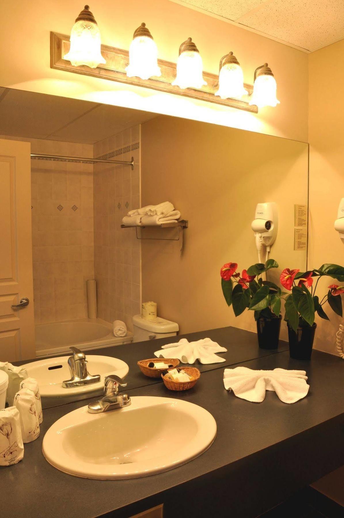 Hotel Verso Magog Zewnętrze zdjęcie